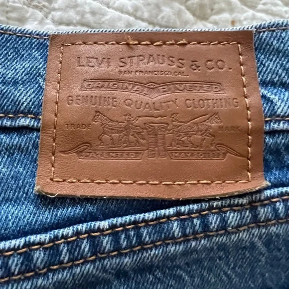 Levi’s Wedgie Straight Jeans - Picture 3 of 12